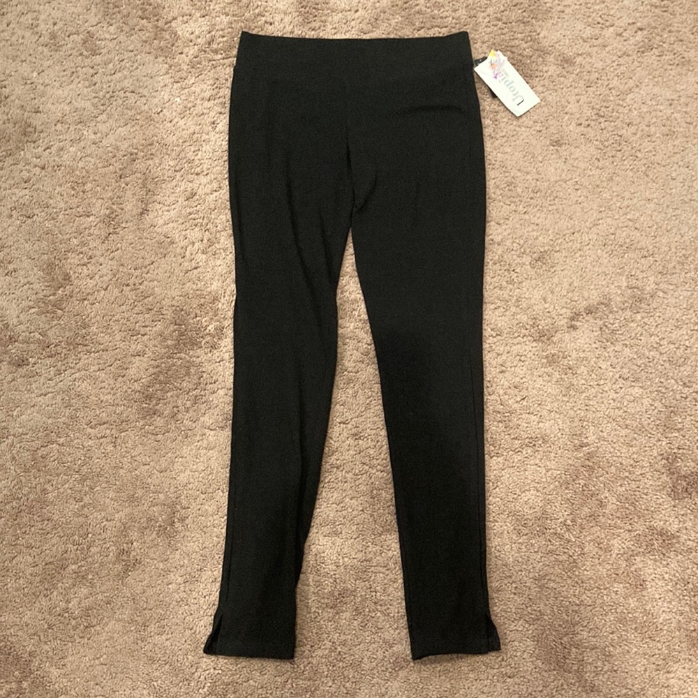 Black leggings